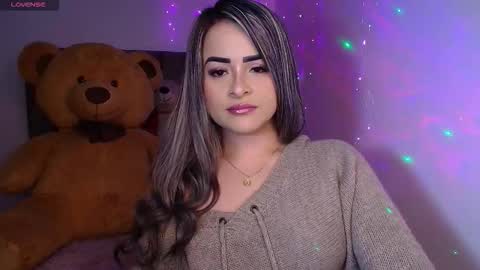 Snapshot of alix_barker chatting on 19, 11, 2025 Alix online show from 19, 11, 2025