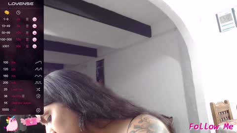 Snapshot of alix_beltran chatting on 6, 1, 2025 Alix online show from 6, 1, 2025