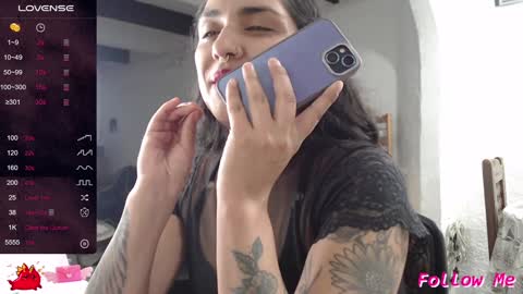 Snapshot of alix_beltran chatting on 28, 1, 2025 Alix online show from 28, 1, 2025