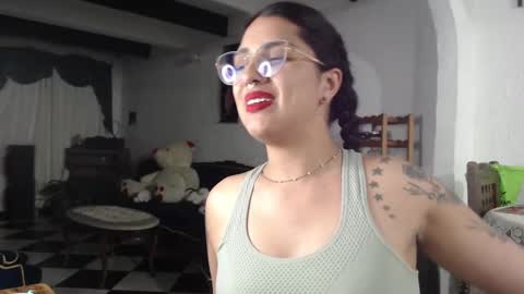 Snapshot of alix_beltran chatting on 4, 3, 2025 Alix online show from 4, 3, 2025