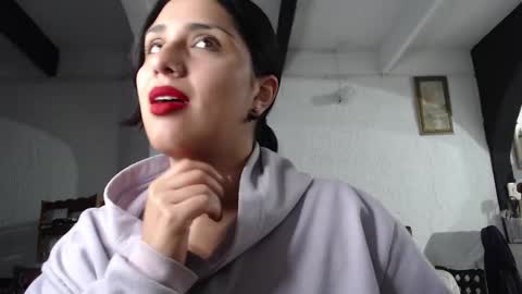 Snapshot of alix_beltran chatting on 5, 3, 2025 Alix online show from 5, 3, 2025