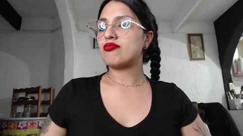 Snapshot of alix_beltran chatting on 6, 3, 2025 Alix online show from 6, 3, 2025