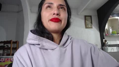 Snapshot of alix_beltran chatting on 8, 3, 2025 Alix online show from 8, 3, 2025