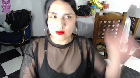 Snapshot of alix_beltran chatting on 16, 9, 2025 Alix online show from 16, 9, 2025