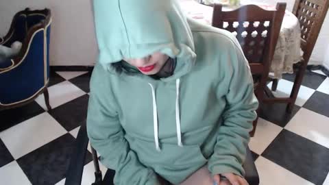 Snapshot of alix_beltran chatting on 25, 10, 2025 Alix online show from 25, 10, 2025