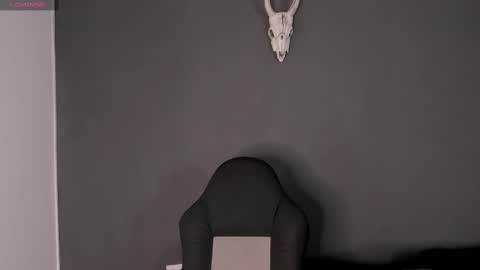 Snapshot of aliz_01 chatting on 6, 3, 2025 Aliz online show from 6, 3, 2025