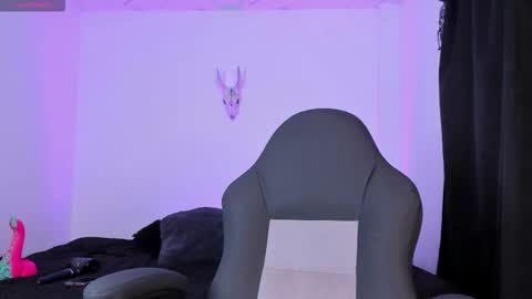 Snapshot of aliz_01 chatting on 2, 12, 2025 Aliz online show from 2, 12, 2025