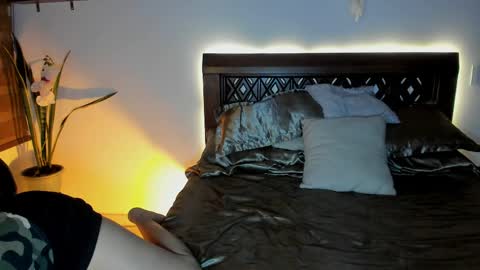 Andrea..... online show from 12, 4, 2026