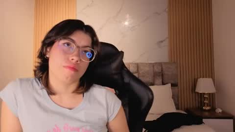 alkivamoon online show from 7, 6, 2026