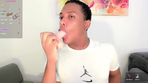 Snapshot of allan_ghersi02 chatting on 16, 1, 2025 Angel online show from 16, 1, 2025