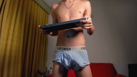 Snapshot of allangil chatting on 17, 12, 2024 Allan online show from 17, 12, 2024