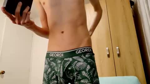 Snapshot of allangil chatting on 8, 1, 2026 Allan online show from 8, 1, 2026