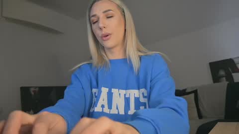 A day u didnt smile is a lost day online show from 28, 1, 2025