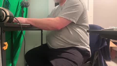 Allergictolove online show from 16, 2, 2025