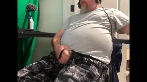 Allergictolove online show from 5, 3, 2025