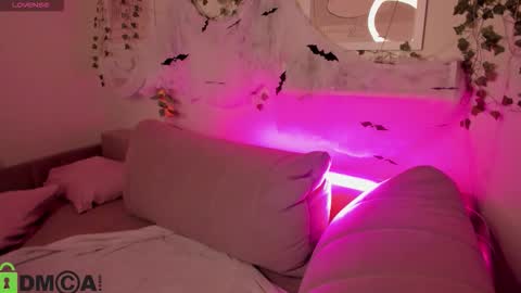 alli_aster online show from 4, 11, 2025