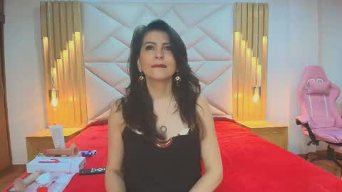 Aliie  online show from 17, 10, 2025