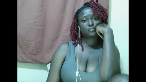 Snapshot of allie_quin chatting on 10, 9, 2025 Allie online show from 10, 9, 2025