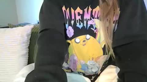 Snapshot of alliebearx chatting on 25, 4, 2026 alliebearx online show from 25, 4, 2026