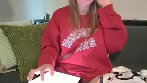 Snapshot of alliebearx chatting on 10, 5, 2026 alliebearx online show from 10, 5, 2026