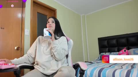 Snapshot of allison_love chatting on 23, 10, 2025 allison online show from 23, 10, 2025