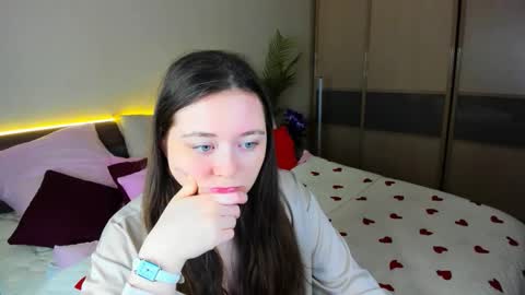 alluringeyess online show from 15, 3, 2026