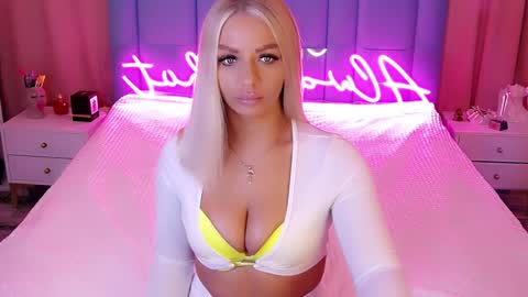 Snapshot of allwayshottt chatting on 2, 12, 2024 AlwaysHot online show from 2, 12, 2024