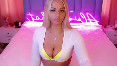 Snapshot of allwayshottt chatting on 2, 12, 2024 AlwaysHot online show from 2, 12, 2024