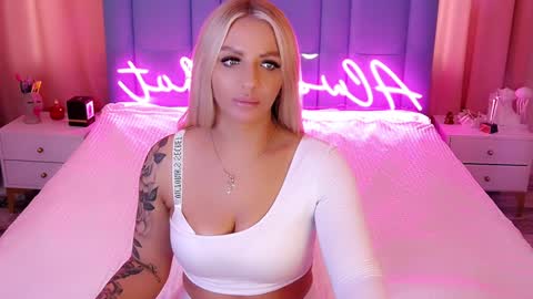 Snapshot of allwayshottt chatting on 3, 12, 2024 AlwaysHot online show from 3, 12, 2024