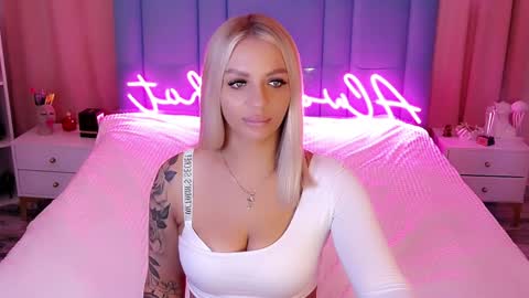 Snapshot of allwayshottt chatting on 8, 12, 2024 AlwaysHot online show from 8, 12, 2024