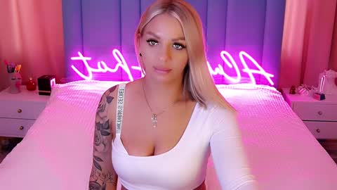 Snapshot of allwayshottt chatting on 8, 12, 2024 AlwaysHot online show from 8, 12, 2024