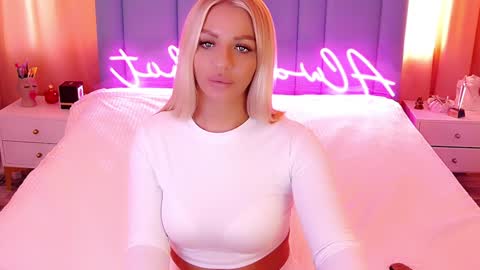 Snapshot of allwayshottt chatting on 16, 12, 2024 AlwaysHot online show from 16, 12, 2024