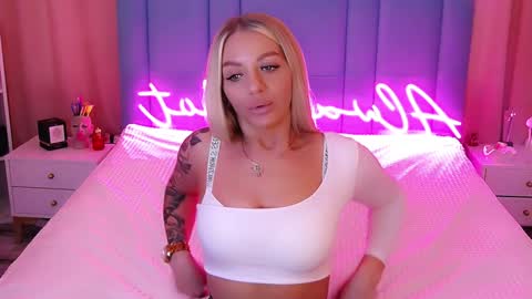 Snapshot of allwayshottt chatting on 19, 1, 2025 AlwaysHot online show from 19, 1, 2025