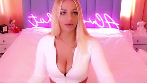 Snapshot of allwayshottt chatting on 18, 2, 2025 AlwaysHot online show from 18, 2, 2025