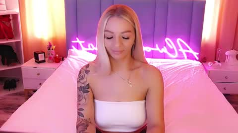 Snapshot of allwayshottt chatting on 9, 3, 2025 AlwaysHot online show from 9, 3, 2025