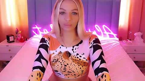 Snapshot of allwayshottt chatting on 10, 3, 2025 AlwaysHot online show from 10, 3, 2025