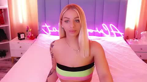 Snapshot of allwayshottt chatting on 12, 3, 2025 AlwaysHot online show from 12, 3, 2025