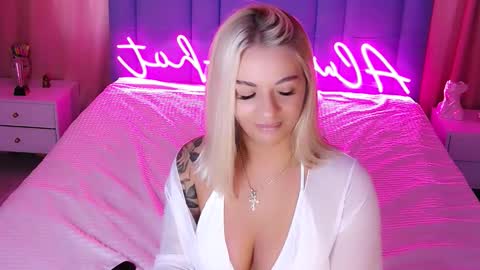 Snapshot of allwayshottt chatting on 16, 9, 2025 AlwaysHot online show from 16, 9, 2025