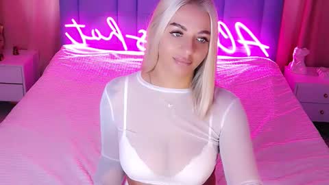 Snapshot of allwayshottt chatting on 18, 9, 2025 AlwaysHot online show from 18, 9, 2025