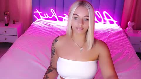 Snapshot of allwayshottt chatting on 22, 9, 2025 AlwaysHot online show from 22, 9, 2025