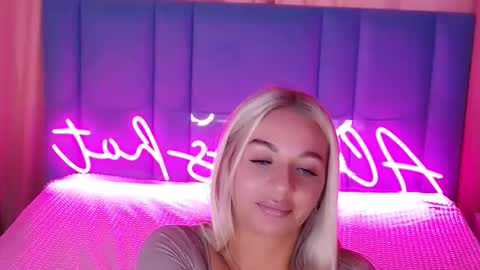 Snapshot of allwayshottt chatting on 24, 9, 2025 AlwaysHot online show from 24, 9, 2025