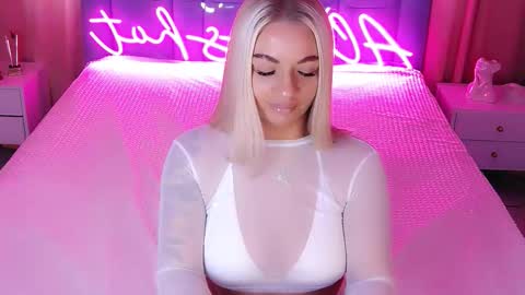 Snapshot of allwayshottt chatting on 1, 10, 2025 AlwaysHot online show from 1, 10, 2025