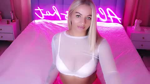 Snapshot of allwayshottt chatting on 23, 10, 2025 AlwaysHot online show from 23, 10, 2025