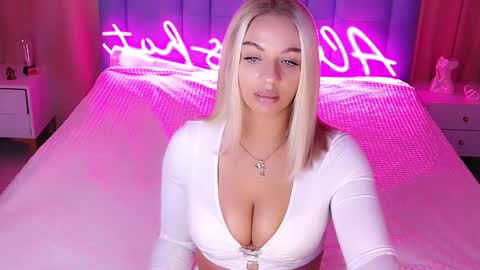 Snapshot of allwayshottt chatting on 10, 11, 2025 AlwaysHot online show from 10, 11, 2025