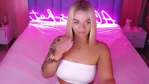 Snapshot of allwayshottt chatting on 18, 11, 2025 AlwaysHot online show from 18, 11, 2025