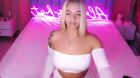 Snapshot of allwayshottt chatting on 26, 11, 2025 AlwaysHot online show from 26, 11, 2025