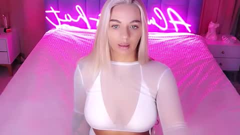 Snapshot of allwayshottt chatting on 28, 11, 2025 AlwaysHot online show from 28, 11, 2025