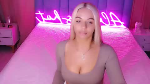 Snapshot of allwayshottt chatting on 30, 11, 2025 AlwaysHot online show from 30, 11, 2025