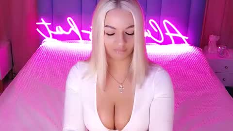 Snapshot of allwayshottt chatting on 1, 12, 2025 AlwaysHot online show from 1, 12, 2025