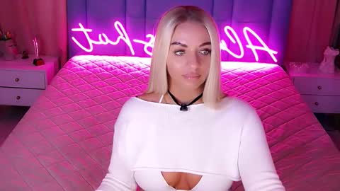 AlwaysHot online show from 8, 3, 2026